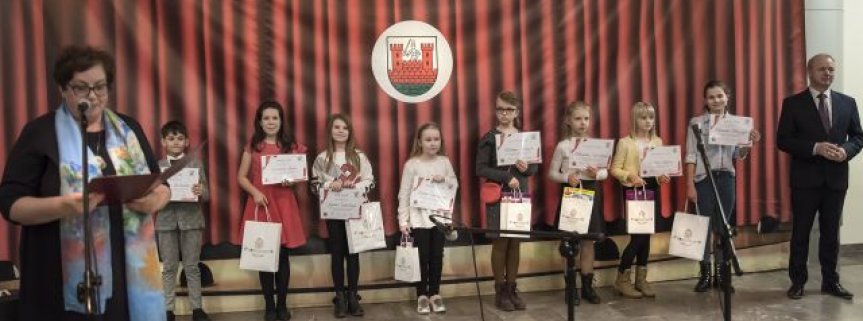 Konkurs poezji i pieśni patriotycznej