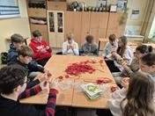 „Zaplątani w sznurkach”.